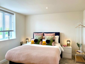 New Stylish Cambridge Townhouse (Free parking)